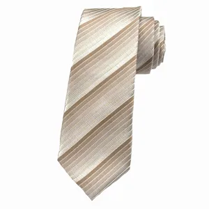 Elegante corbata clásica para hombre con rayas estructuradas en fino color champán.