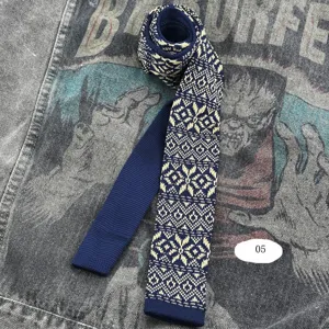 Cravatta a maglia rétro Fair Isle da uomo, motivo geometrico blu accessorio moda.