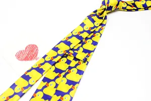 Corbata larga de poliester mate con estampado de patito amarillo para hombres y mujeres
