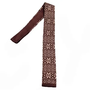 Cravatta in maglia marrone retrò con motivo fair isle fondo piatto accessorio moda autunno