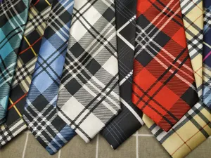 Classic Scottish plaid short tie for students and children, trendy hip-hop shirt accessory.