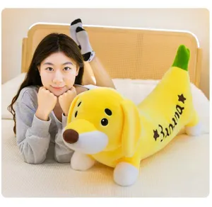 Joli coussin en peluche chien banane, long jouet en peluche pour dormir, doux compagnon de lit.