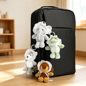 Set di ciondoli per borsa in peluche carini con elefante e cane con cappelli di pizzo dolce per zaino.