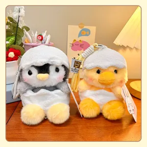 Lindo peluche de pingüino y pollito con cáscara de huevo para bolsos y llaveros.