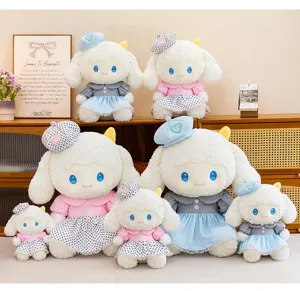 Süßes Plüschschaf mit Kleid und Baskenmütze, weiche Puppe, tolles Geburtstagsgeschenk.