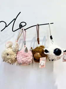 Bonito colgante de peluche con diseño de animales lindos como llavero para bolsos y llaves.