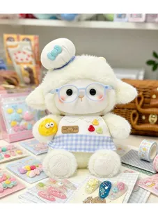 Mignonne peluche mouton avec lunettes et toque, poupée en peluche douce, cadeau d'anniversaire