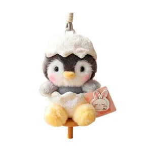 Adorable pingouin en peluche avec coquille d'œuf,breloque de sac douce et joli porte-clés.