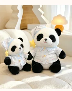 Leuke pyjama panda pluche speelgoed set, zachte reuzenpanda pop met muts voor kinderen cadeau.