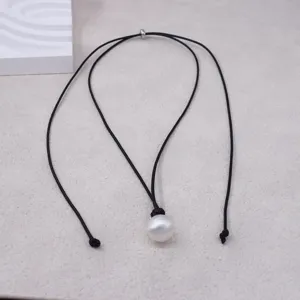 Collier pendentif perle cordon cuir noir pour femme chaîne clavicule élégante et chic