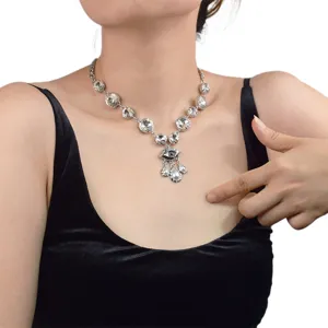 European retro evil eye crystal necklace women's light luxury pearl clavicle chain jewelry
