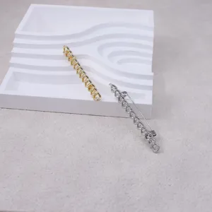 Chic chain brooch set in gold and silver finish, elegant alloy lapel pin accessory for women.