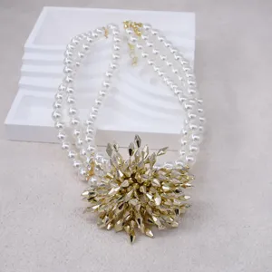 Exaggerated 3-layer imitation pearl necklace with gold starburst pendant for evening party
