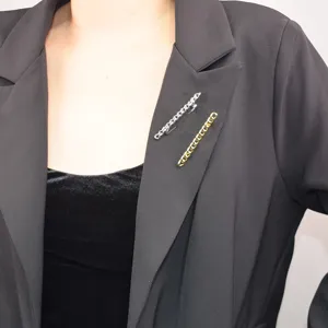 European and American niche chain brooch, high-end suit lapel pin, fashion alloy accessories.