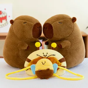 Jolie peluche Capybara avec petit sac abeille, animal en peluche doux cadeau pour enfants et fans.
