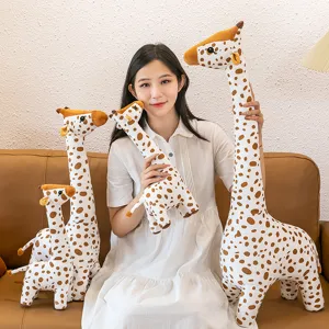 Mignonne peluche girafe douce animal en peluche oreiller de compagnon de bébé pour les enfants