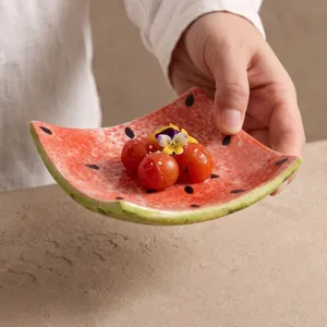 Piatto di anguria in ceramica dipinto a mano piatto creativo per frutta e snack dolci