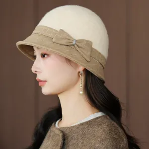 Detailansicht Damen Woll Bucket Hat, retro eleganter Hepburn Stil Winter Fischerhut Mode.