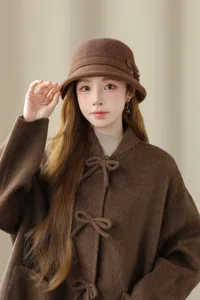 Retro wool bucket hat for women, autumn and winter French elegant floral dome hat style.