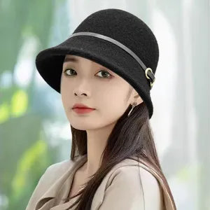 Elegant black knitted bucket hat for women, autumn and winter warm woolen cloche hat stylish accessory
