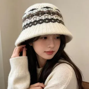 Knitted bucket hat for women, cozy autumn winter geometric pattern rolled edge fashion cap.