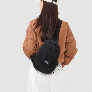 Zaino a tracolla nero casual per donna, grande capacità borsa da petto autunno tendenza.