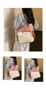 Sac cabas color-block décontracté pour femme, grand sac à épaule avec joli pendentif ours.