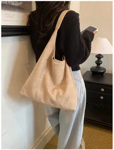 Borsa a spalla in camoscio beige, grande shopper rétro casual elegante per donna e lavoro.