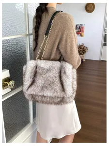 Elegante bolso de hombro de piel sintética esponjosa para mujer, bolso de invierno con cadena.