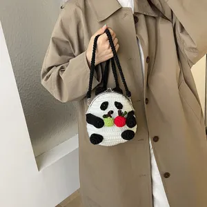 Joli sac bandoulière panda au crochet fait main pour femmes, sac tendance automne hiver.