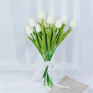 Künstlicher PU Tulpen Blumenstrauß Detailansicht für schöne Tischdeko und Heimdekoration.