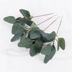 Kunstmatige eucalyptusbladeren enkele stengel nep groene planten voor huis tafel decoratie.