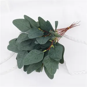 Mooi kunstmatige eucalyptus bladeren groene planten boeket voor thuis tafeldecoratie
