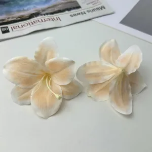 Artificial silk lily flower heads for DIY crafts, hair clips, and garment accessories decoration.
