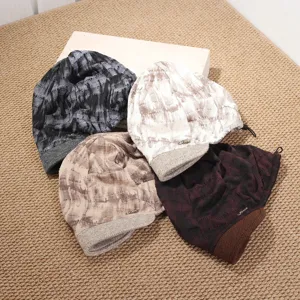 Vintage Batik Slouchy Mützen für Damen Herbst Winter lose Kurz-Krempe Strickmütze 4 Farben.