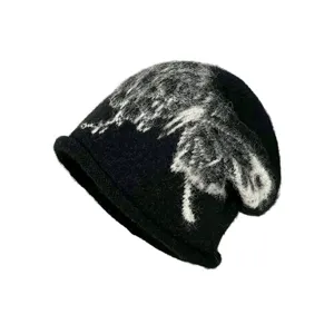 Retro butterfly knit beanie for women, autumn and winter warm slouchy hat, casual cold cap.