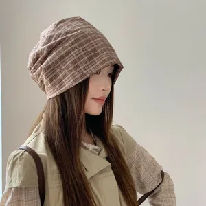Gorro slouchy de cuadros estilo vintage coreano para mujer, gorro casual de moda de otoño.