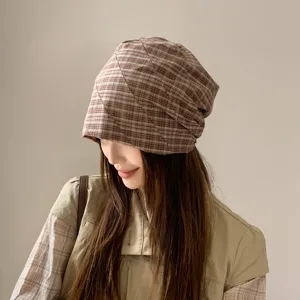 Gorro slouchy a cuadros marrones estilo coreano, sombrero plisado vintage casual mujer.