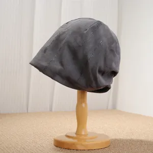 Graue slouchy Beanie Mütze für Damen, lässige Herbst Buchstaben Print Pullunder Strickmütze.