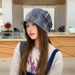 Retro tie-dye slouchy beanie hat for women, stylish star decor winter warm soft headwear casual.
