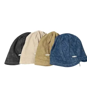Vintage πλεκτό σκουφάκι γυναικείο, casual streetwear μονόχρωμο φθινόπωρο χειμώνας.