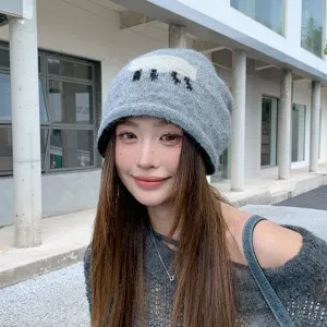 Schmucke Damen Strickmütze mit niedlichem Schaf Design, warme koreanische Wintermütze chic.