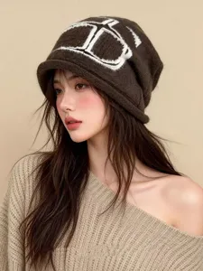 Bonnet tricot marron femme hiver, bonnet slouchy chaud avec revers et protection d'oreilles.