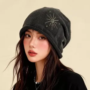 Bonnet slouchy en tricot gris foncé style coréen avec motif soleil en strass pour femmes chapeau