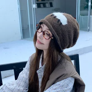 Süße braune Schaf Strickmütze für Damen, Herbst Winter slouchy warme Mütze stylisch.
