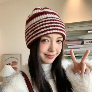 Japanischer gestreifter Strickmütze Damen Herbst Winter warme lässige Mütze stylisch
