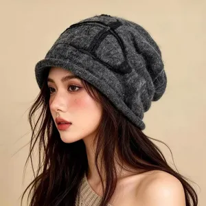 Femme hiver chaud bonnet slouchy en tricot gris foncé revers roulé vue principale mode
