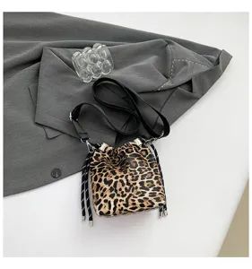 Leopard print shoulder bag fashion bucket crossbody bag women stylish daily purse
