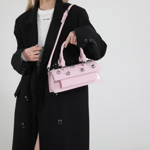 Sac à bandoulière baguette clouté rose pour femme tendance chic élégant sac à main