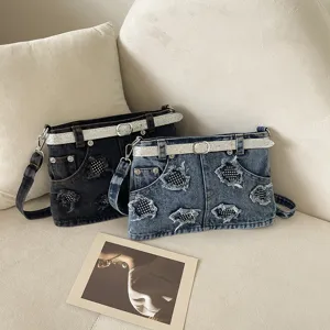 Borsa a tracolla in denim chic con design a gonna creativa e cintura luminosa alla moda.
